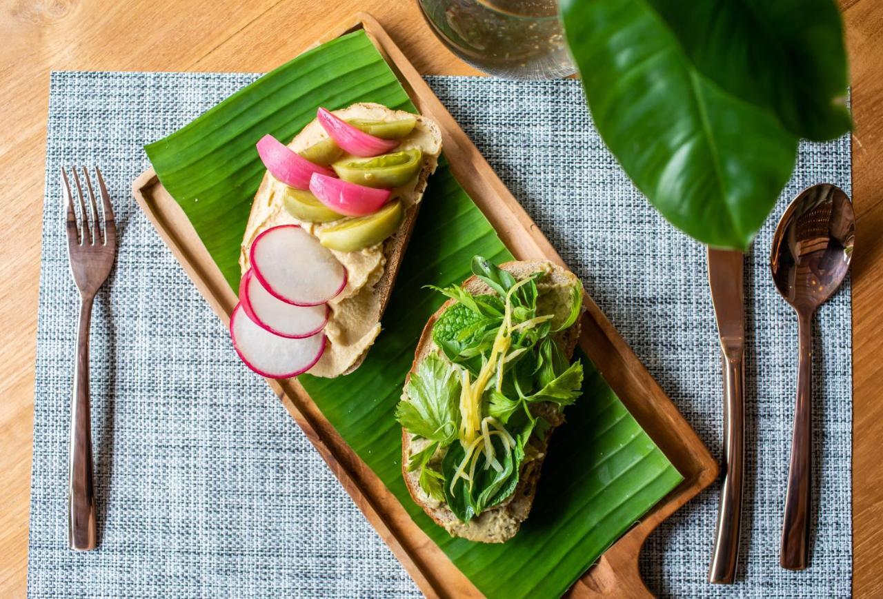 Pinkprivate Sanur - For Cool Adults Only Acomodação com café da manhã Exterior foto