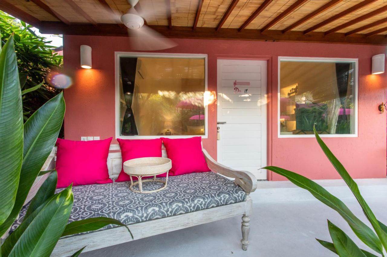 Pinkprivate Sanur - For Cool Adults Only Acomodação com café da manhã Exterior foto