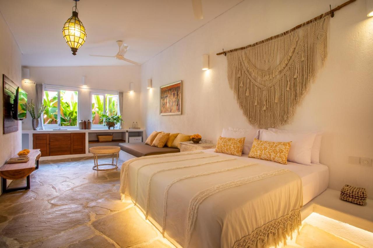 Pinkprivate Sanur - For Cool Adults Only Acomodação com café da manhã Exterior foto